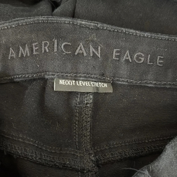 AMERICAN EAGLE Curvy Hi-Rise Shortie Shorts Black Roll Cuff 5 Pocket Design 6 - Picture 7 of 12